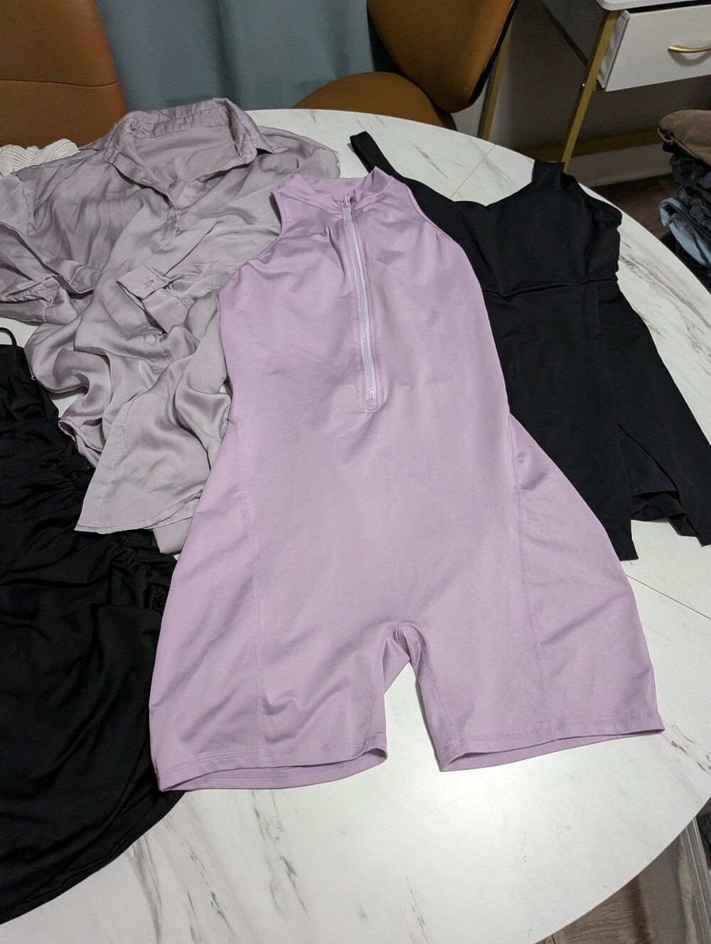 Bundle: Dresses And Rompers - Picture 3 of 4